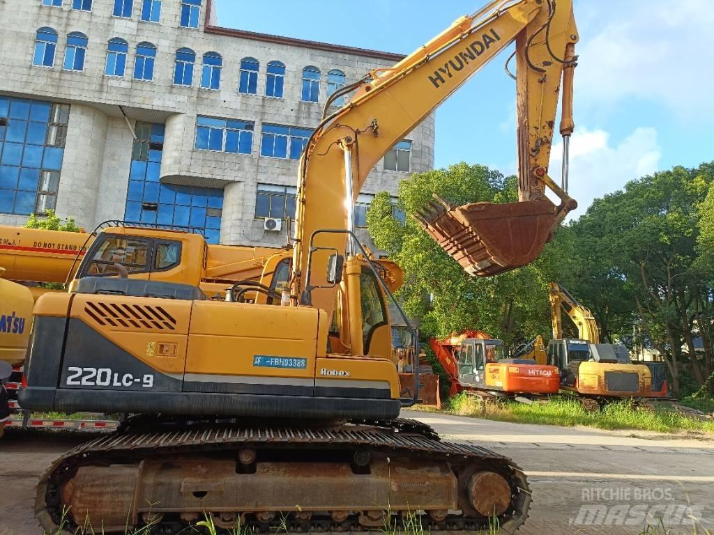 Hyundai R220LC-9 Roomikekskavaatorid