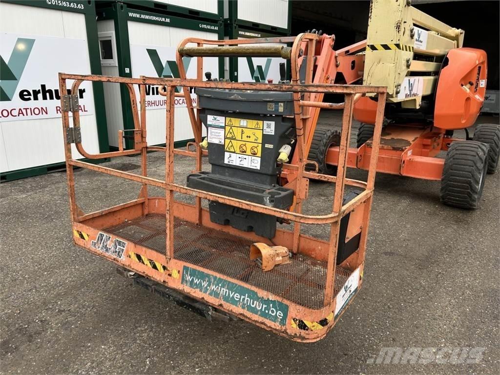 JLG 450AJ (3216) Iseliikuvad poomtõstukid
