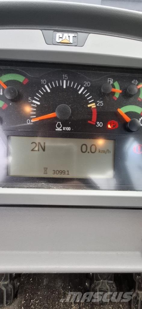 CAT 962 M Rataslaadurid