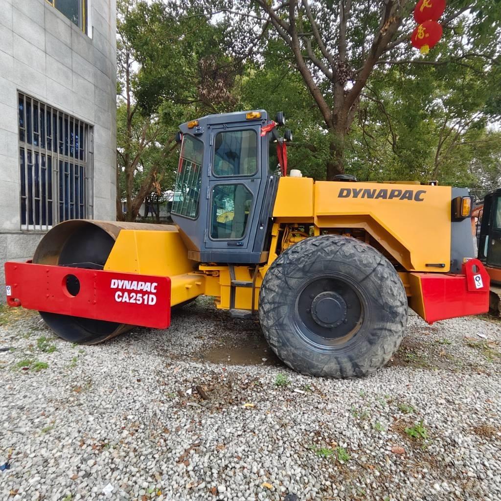 Dynapac CA 251 Ühe trumliga rullid