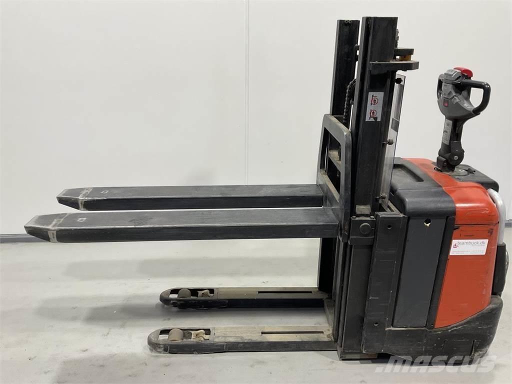 BT SPE125L Platvormiga virnastajad