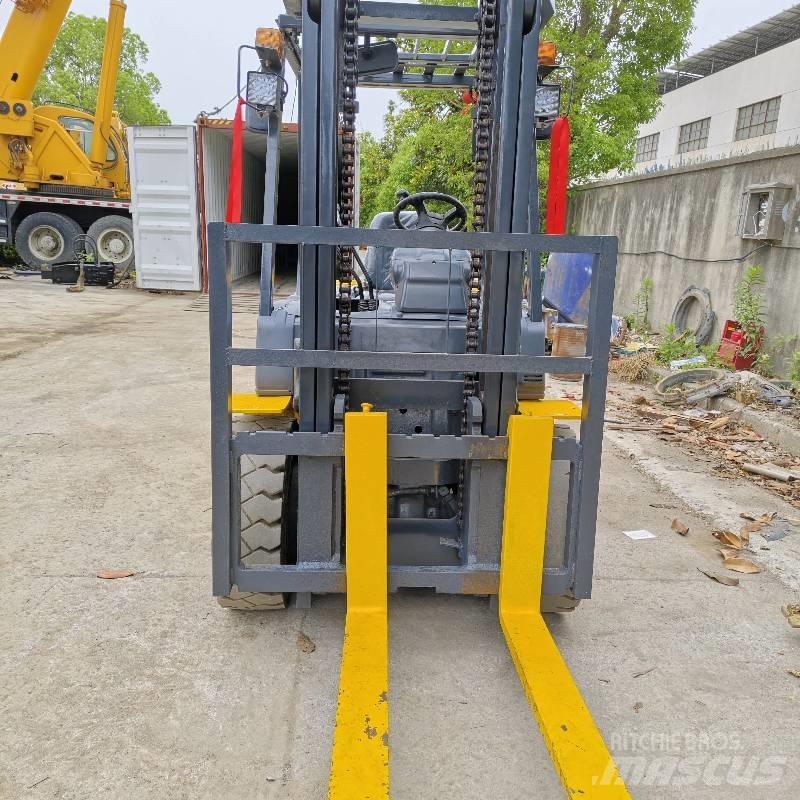 Komatsu 30 Diiseltõstukid