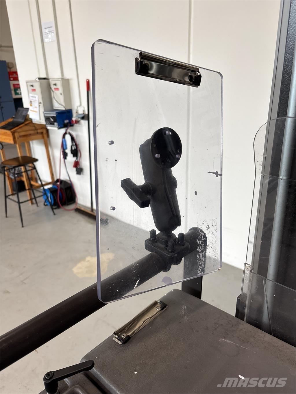 Atlet A160 Platvormiga virnastajad