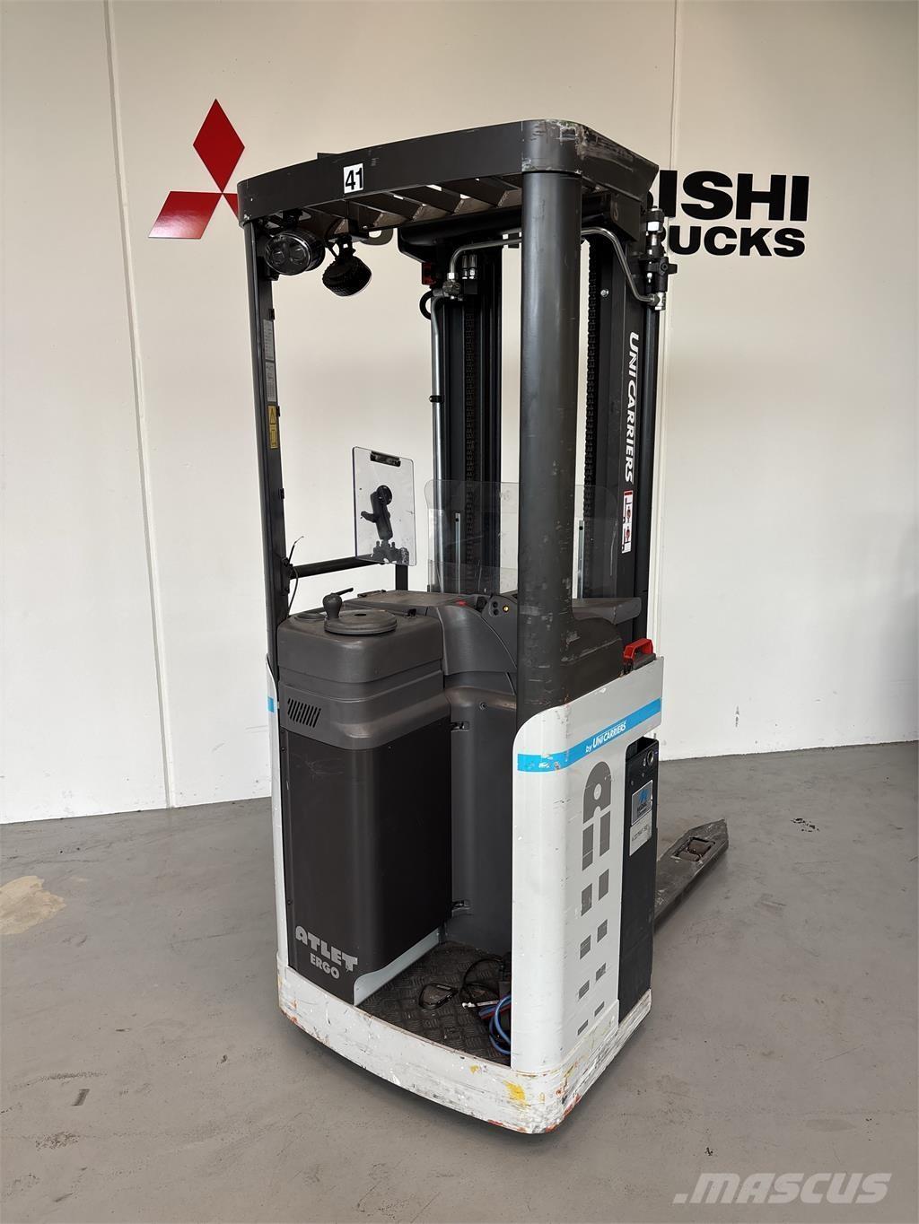 Atlet A160 Platvormiga virnastajad