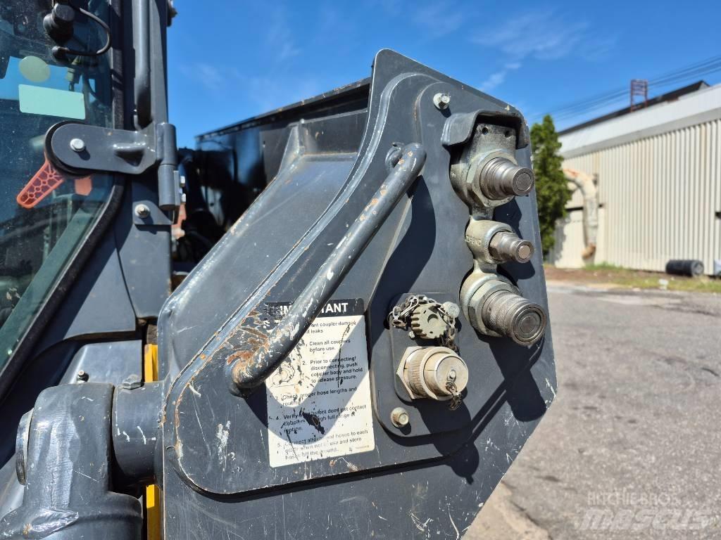 John Deere 331G Kompaktlaadurid
