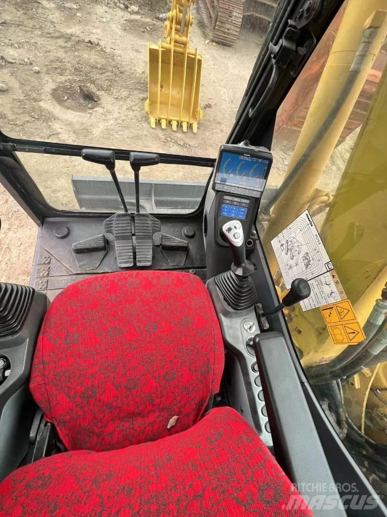 Komatsu PC 70-8 Roomikekskavaatorid