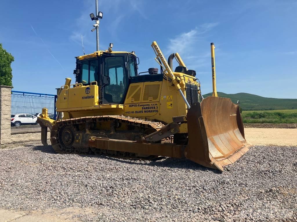 Komatsu D65 EX-18 Buldooserid