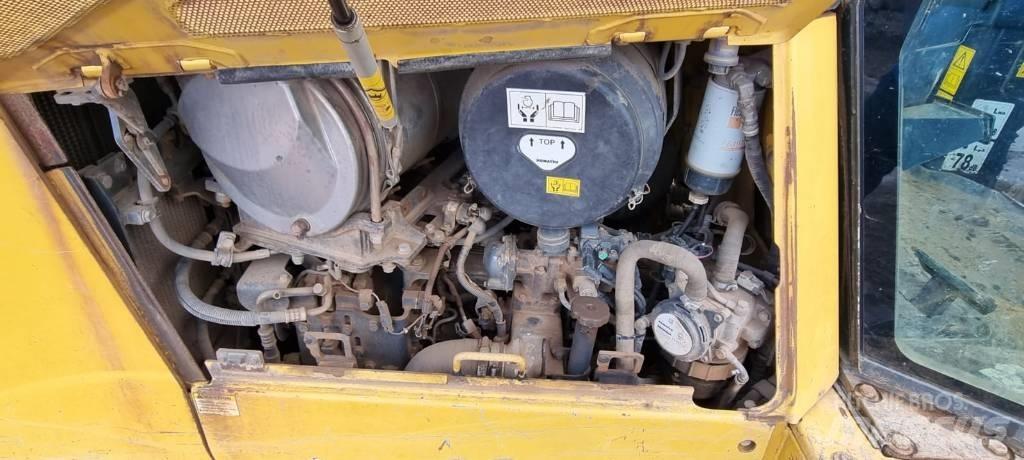 Komatsu D 65 PX-17 Buldooserid