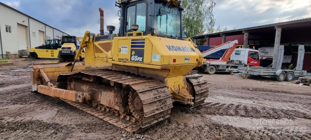 Komatsu D 65 PX-17 Buldooserid