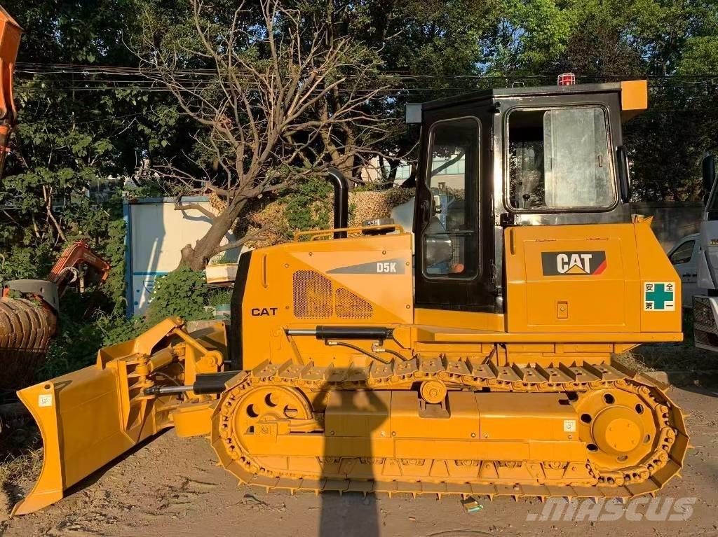 CAT D 5 K Buldooserid