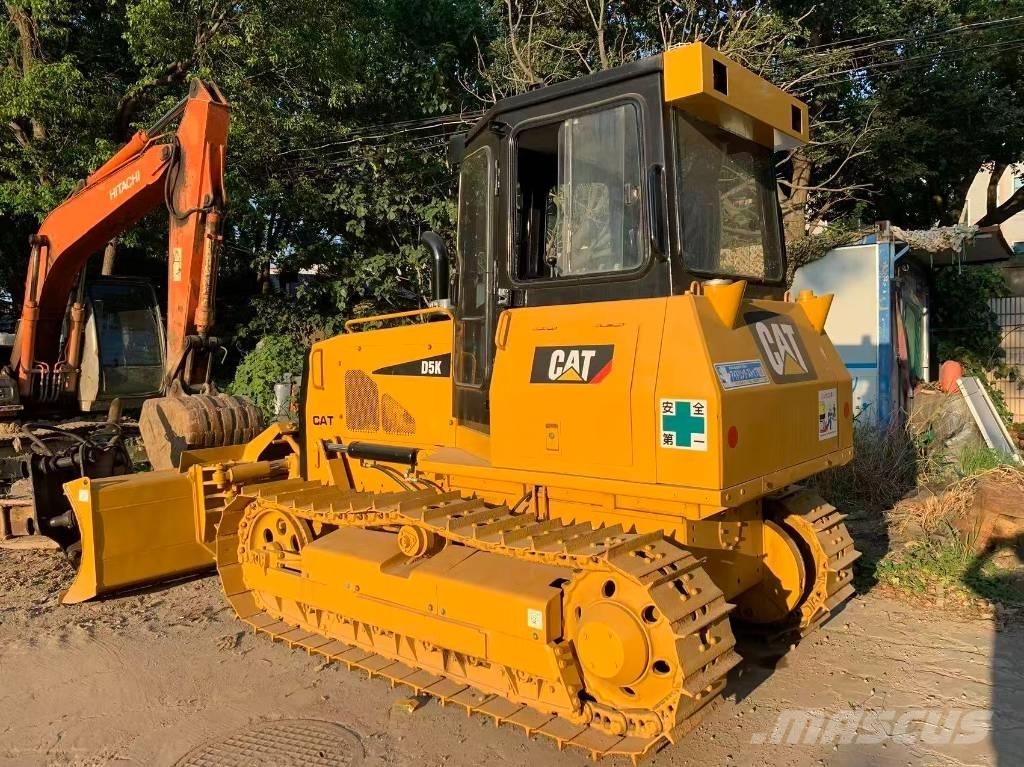 CAT D 5 K Buldooserid