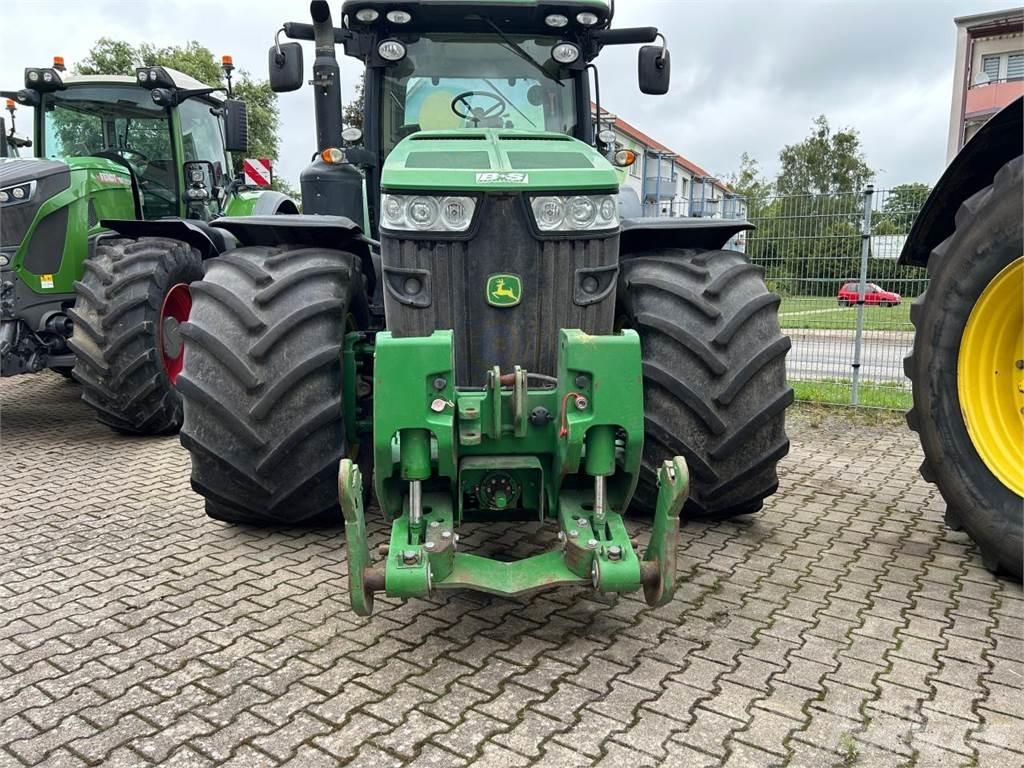 John Deere 8335R Traktorid