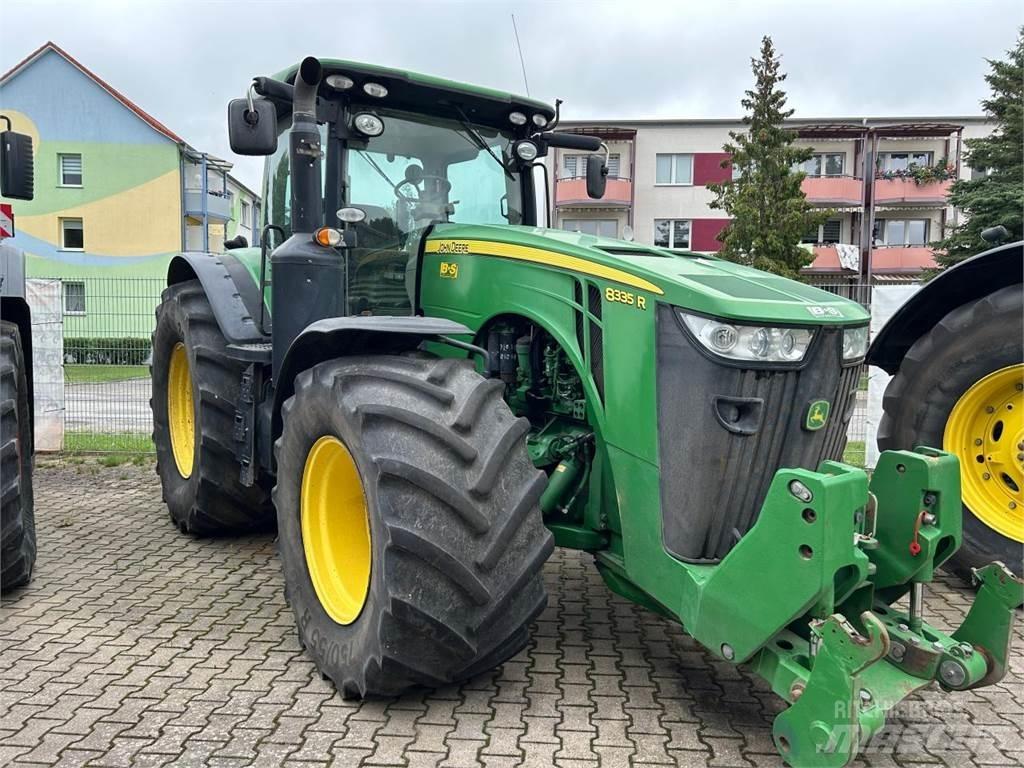 John Deere 8335R Traktorid