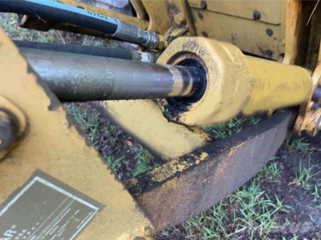 CAT D 5 G Buldooserid