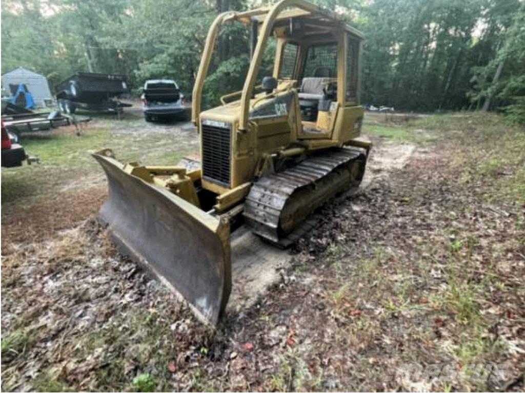 CAT D 5 G Buldooserid