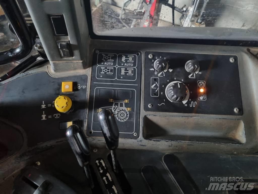 New Holland TM 155 Traktorid