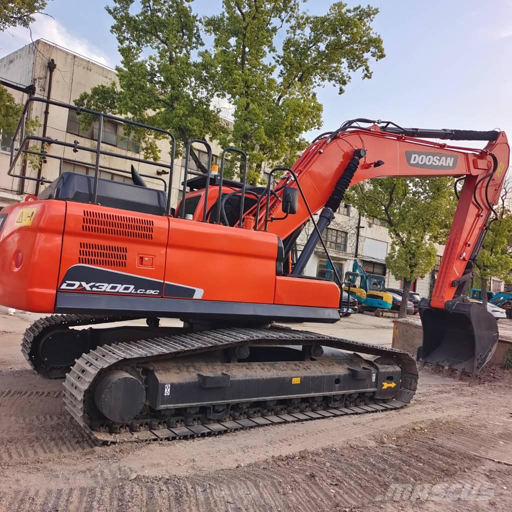Doosan DX 300LC-9C Roomikekskavaatorid