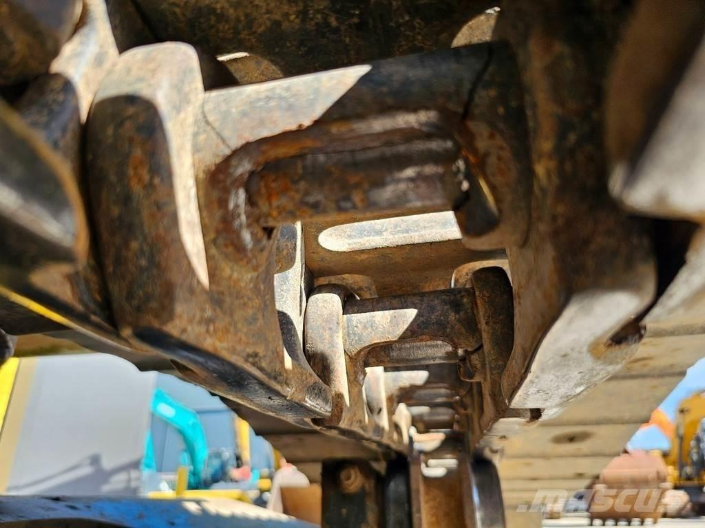 Kobelco SK210LC-9 Roomikekskavaatorid