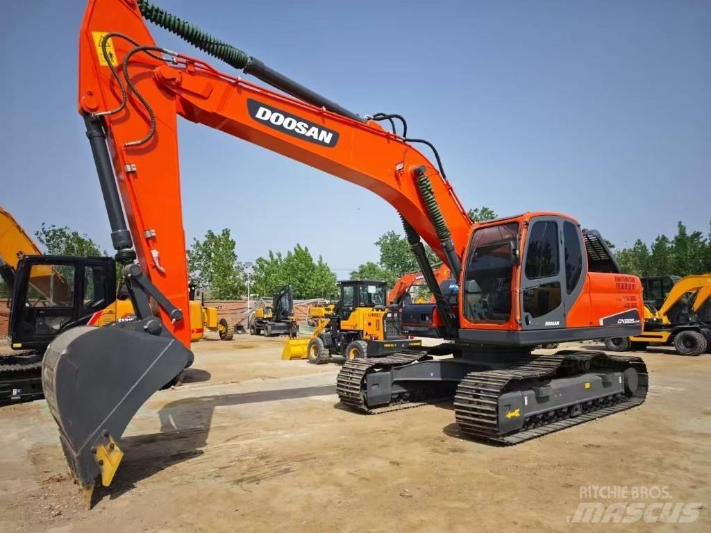 Doosan DX 225 LC Roomikekskavaatorid