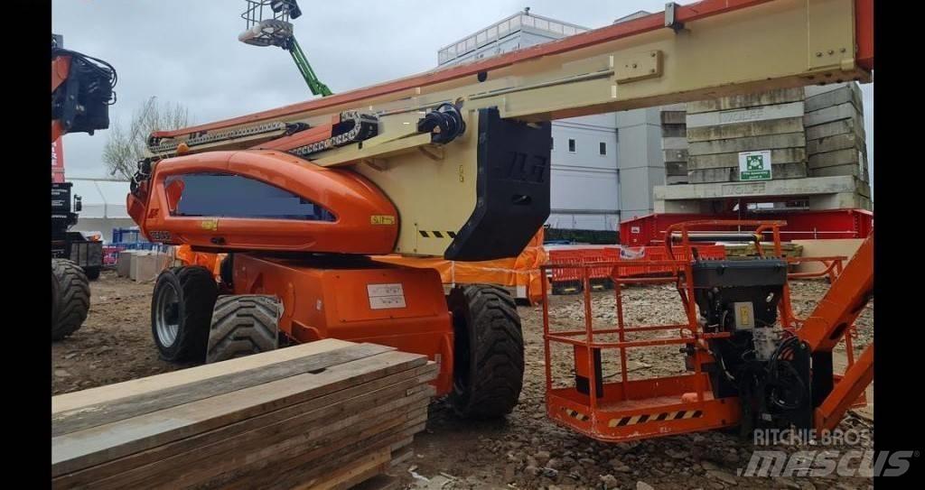 JLG 1250 AJP Iseliikuvad poomtõstukid