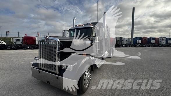 Kenworth W900 Sadulveokid