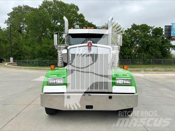 Kenworth W900L Sadulveokid