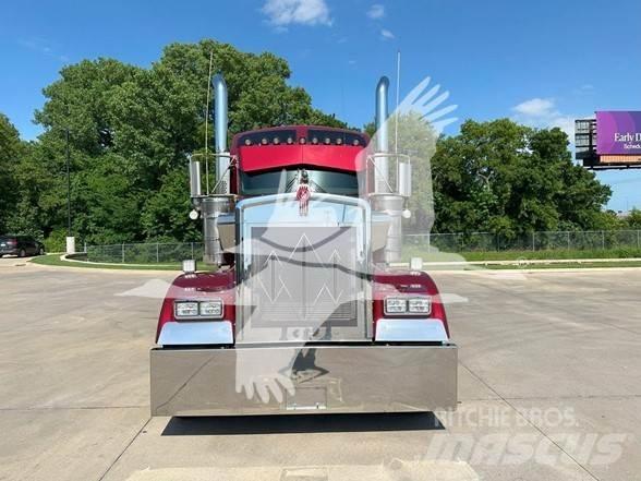 Kenworth W900L Sadulveokid