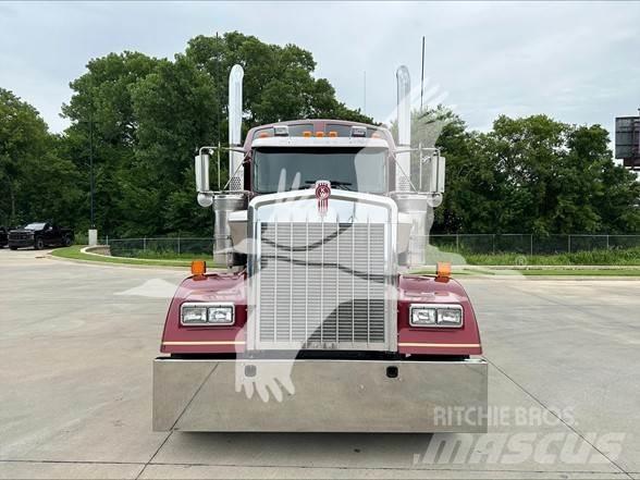 Kenworth W900L Sadulveokid