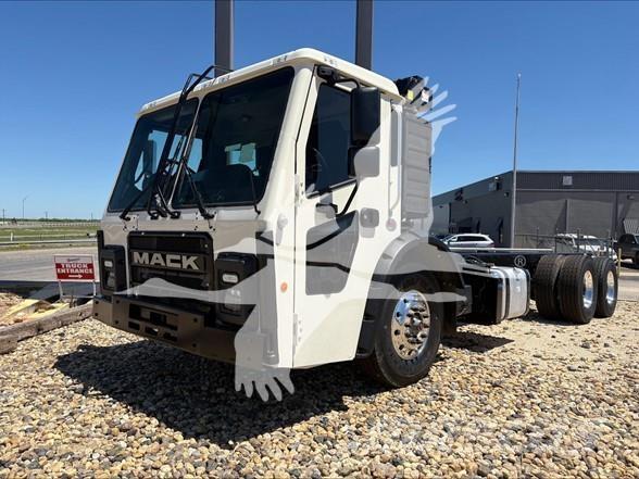 Mack LR64R Raamautod