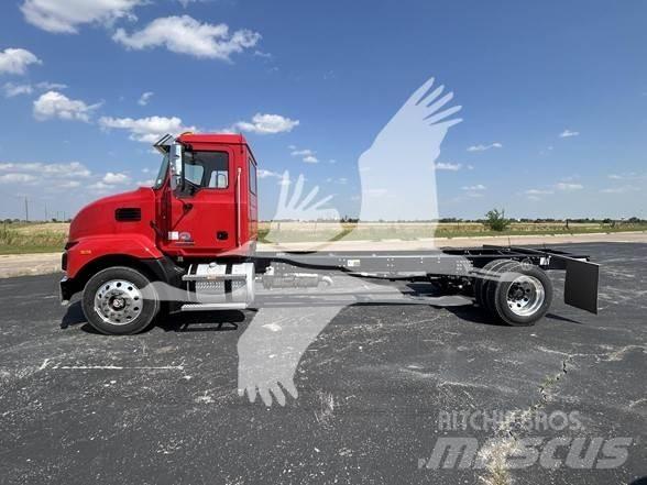 Mack MD6 Raamautod