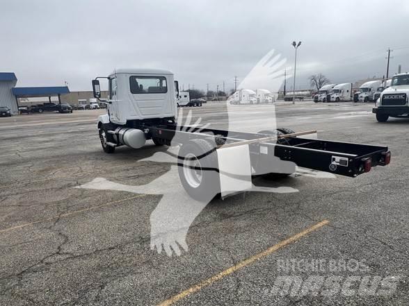 Mack MD6 Raamautod