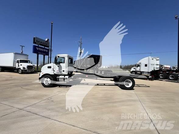 Mack MD6 Raamautod