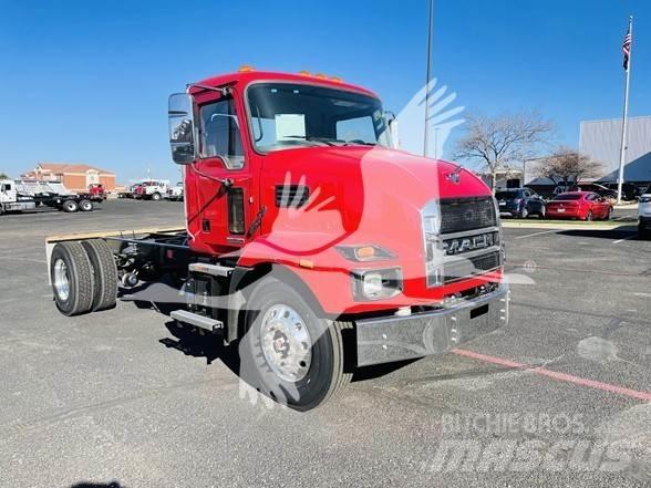 Mack MD6 Raamautod