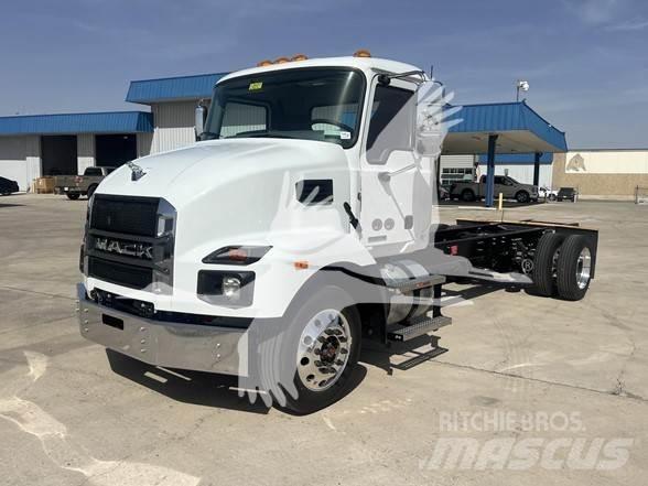 Mack MD6 Raamautod
