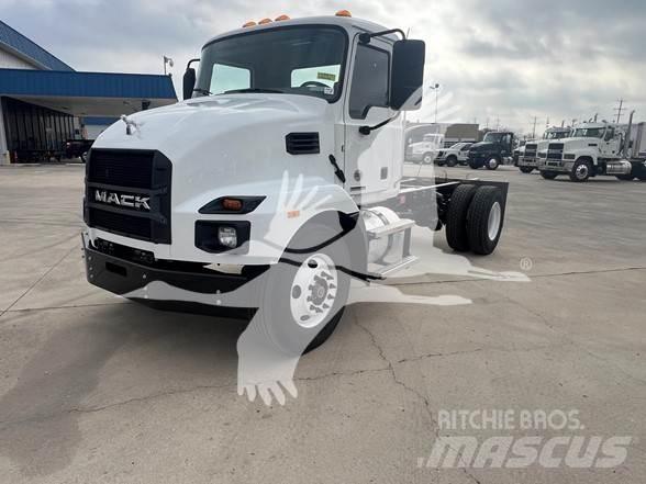 Mack MD6 Raamautod