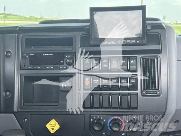 Mack MD6 Muu