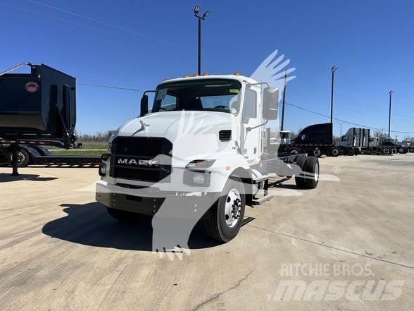 Mack MD6 Raamautod