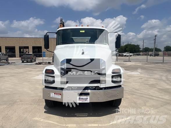 Mack MD6 Muu