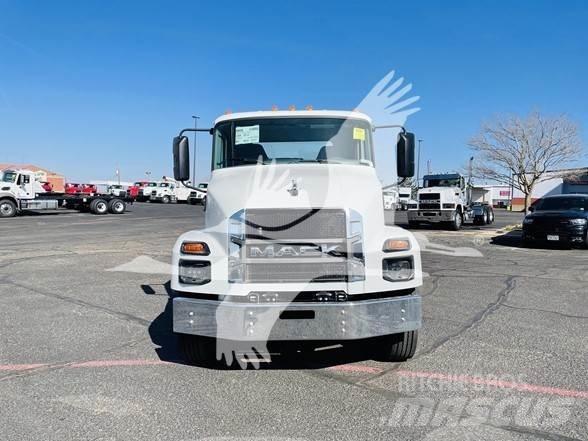Mack MD6 Raamautod