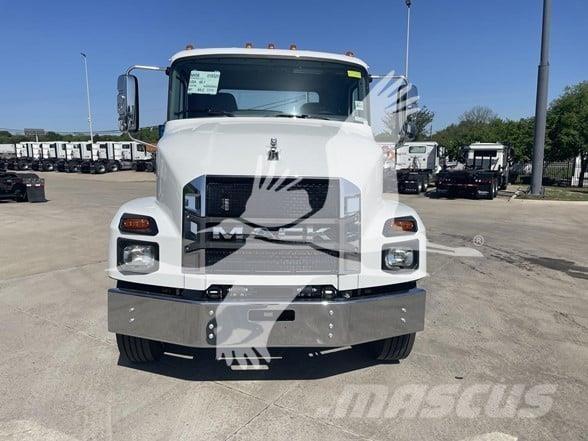 Mack MD6 Sadulveokid