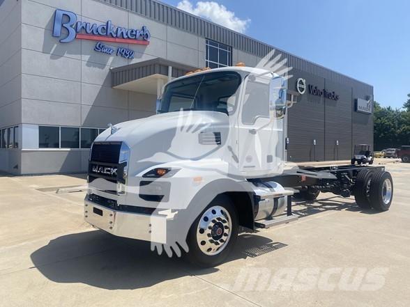 Mack MD6 Raamautod