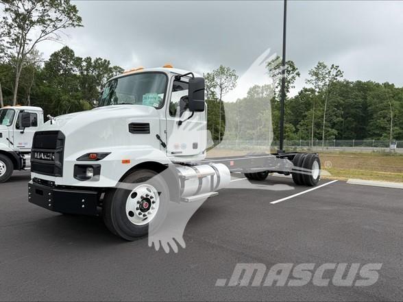 Mack MD6 Raamautod