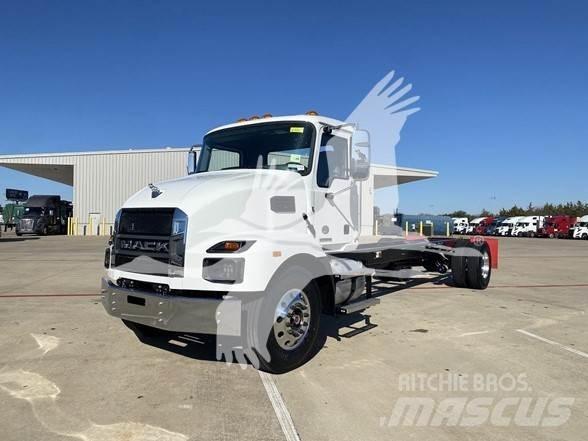 Mack MD7 Raamautod