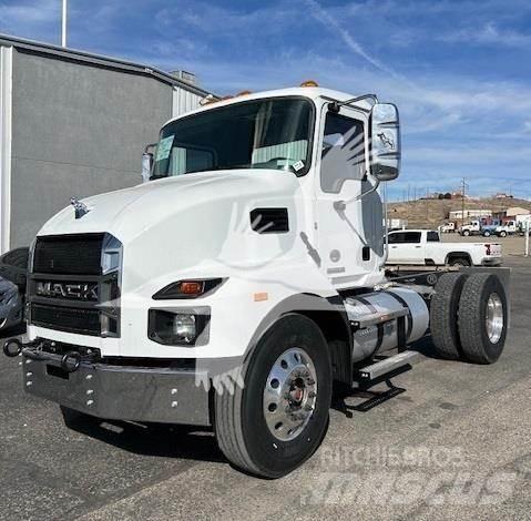 Mack MD7 Raamautod