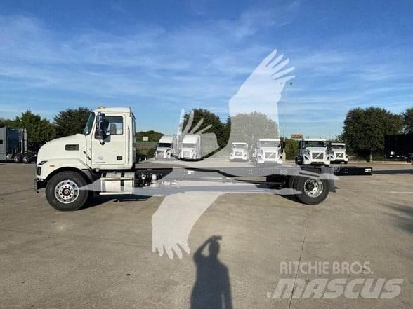 Mack MD7 Raamautod