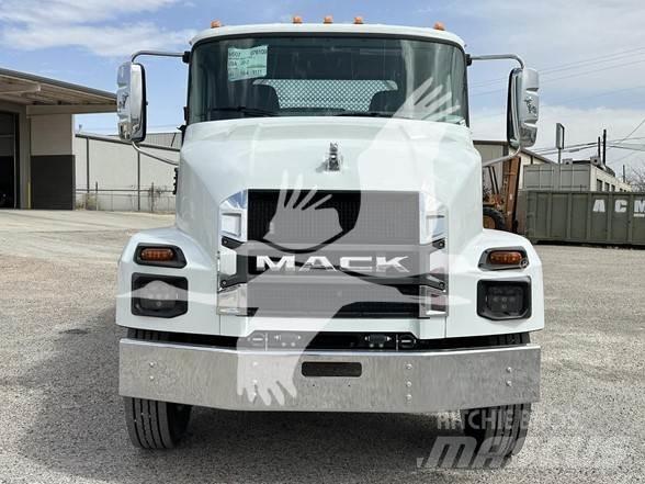 Mack MD7 Muu