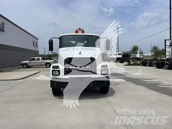 Mack MD7 Muu