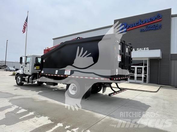 Mack MD7 Muu