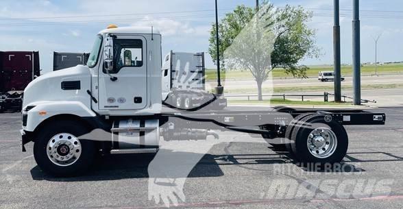 Mack MD7 Raamautod