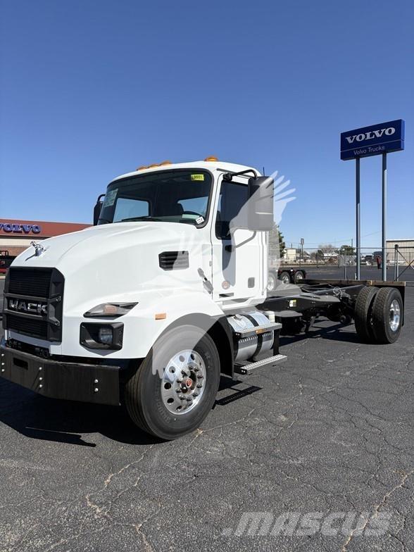 Mack MD7 Raamautod